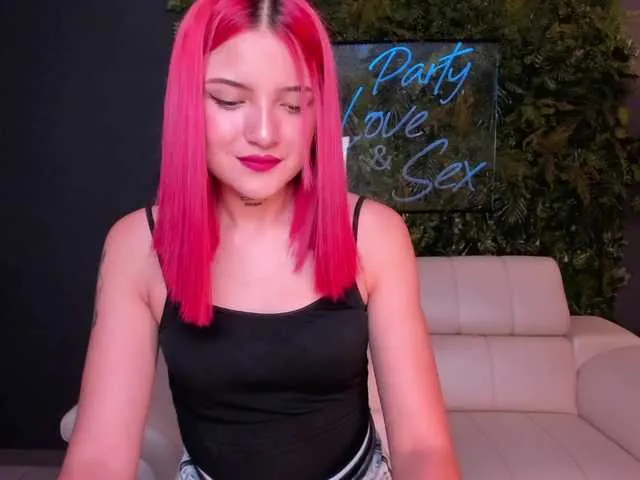 Live sex webcam photo for EmilyBenz1 #271791708