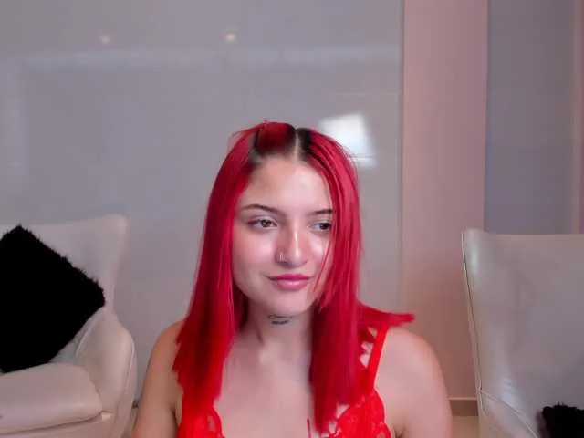 Live sex webcam photo for EmilyBenz1 #271803863