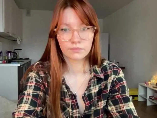 Live sex webcam photo for EmilyBr0wn #271953915