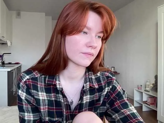 Live sex webcam photo for EmilyBr0wn #272041661