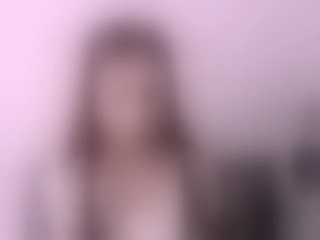 Live sex webcam photo for EmilyDirty #293559095