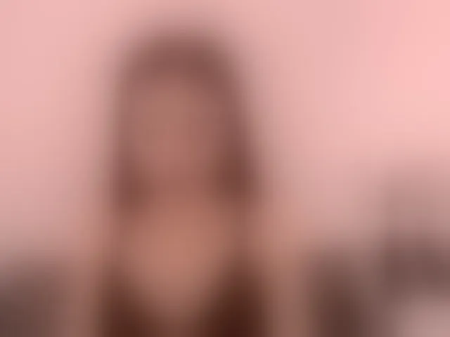 Live sex webcam photo for EmilyDirty #293592762