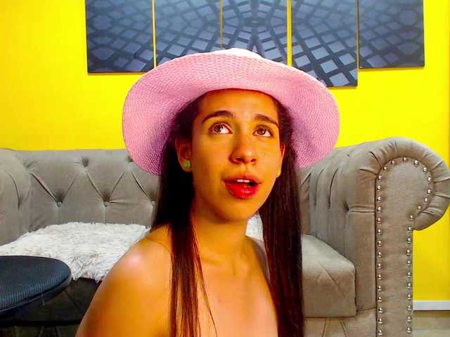 Live sex webcam photo for EmilyDouglass #275594471