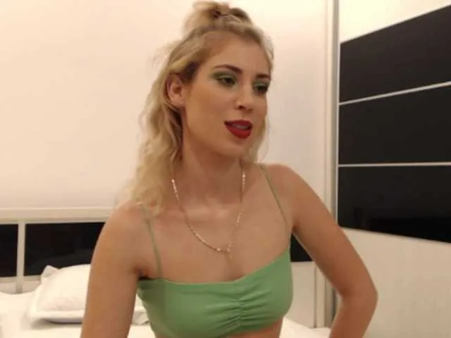 Live sex webcam photo for EmilyDrews1 #290279983
