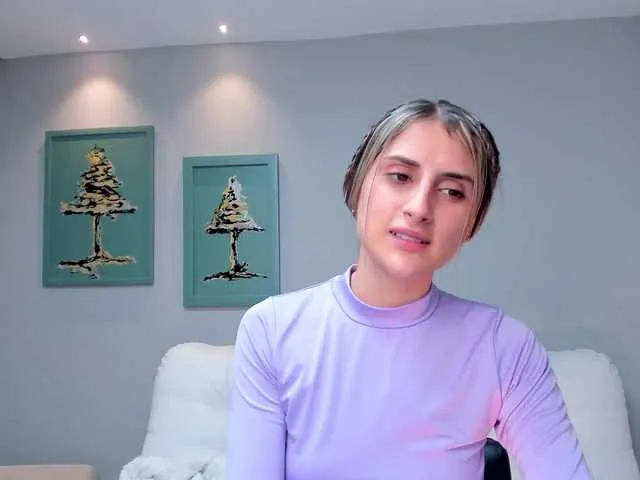Live sex webcam photo for EmilyGraham #272333030