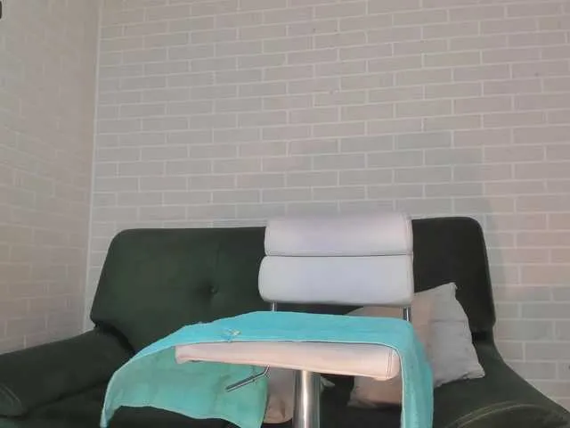Live sex webcam photo for EmilyGraham #272908998