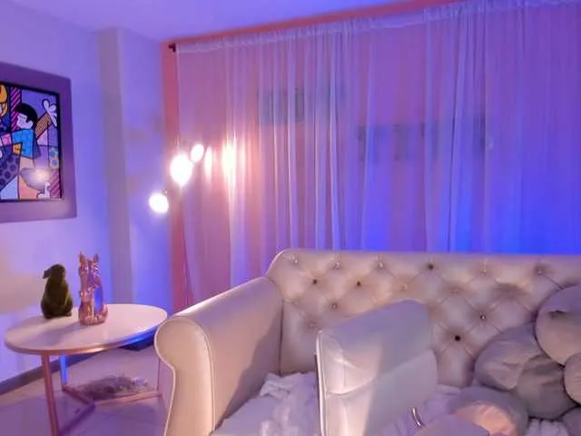 Live sex webcam photo for EmilyGraham #273141248