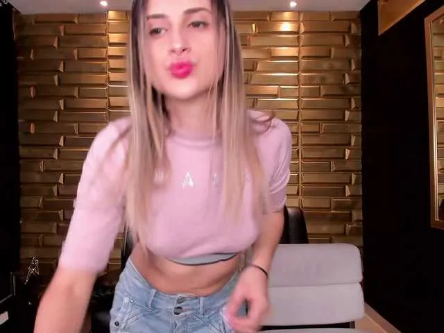 Live sex webcam photo for EmilyGraham #274055075