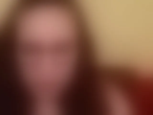 Live sex webcam photo for EmilyHot #294003337