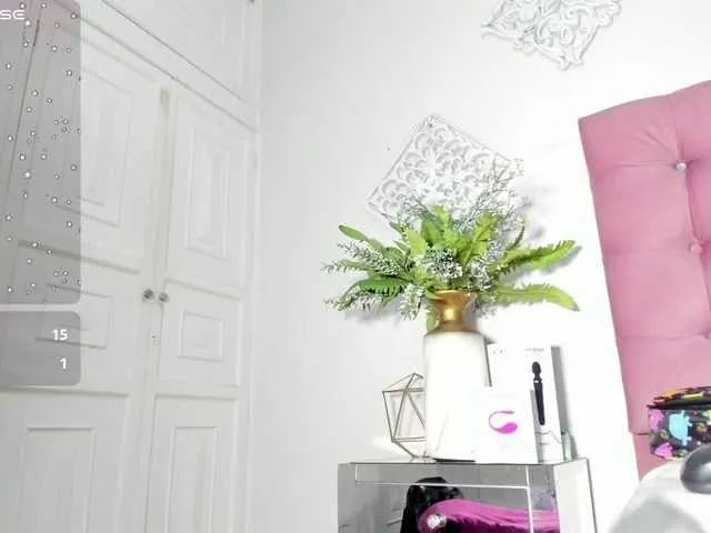 Live sex webcam photo for EmilyJhons #291170496