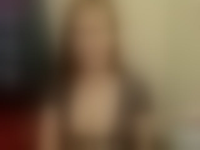 Live sex webcam photo for EmilyJunn #293475904