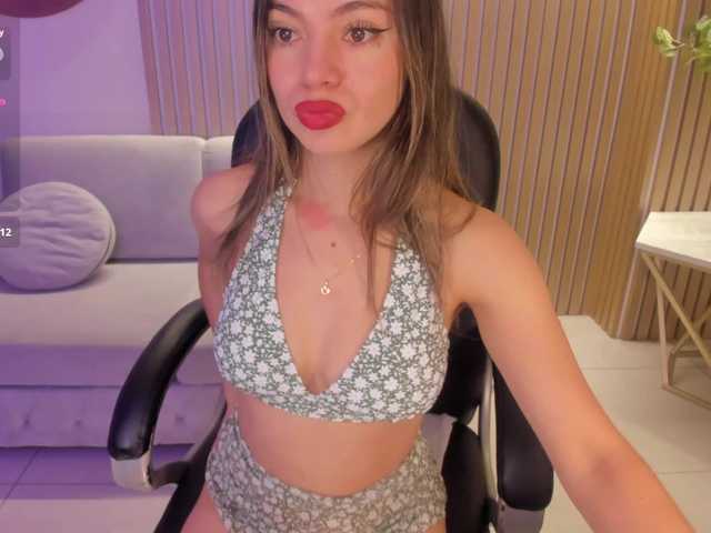 Live sex webcam photo for EmilyMartins #290273288