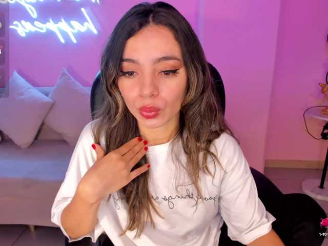 Live sex webcam photo for EmilyMartins #290421777