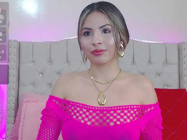 Live sex webcam photo for EmilyMerbu #290766764