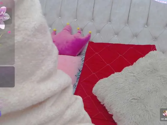 Live sex webcam photo for EmilyMerbu #291433287