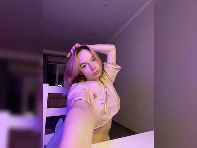 Live sex webcam photo for EmilyMilss #272010532