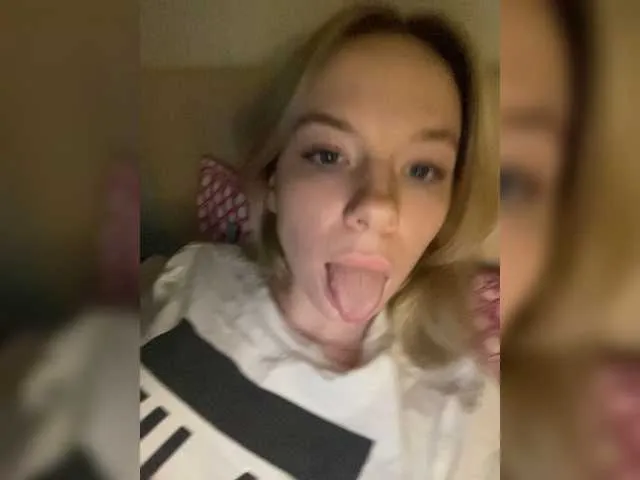 Live sex webcam photo for EmilyMilss #272625731