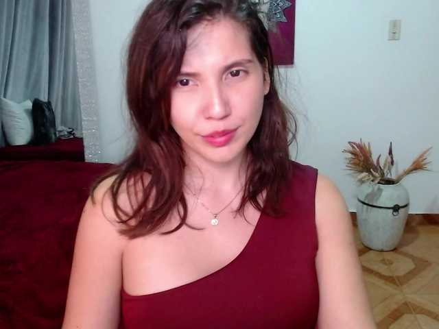 Live sex webcam photo for EmilyPaz #290746844