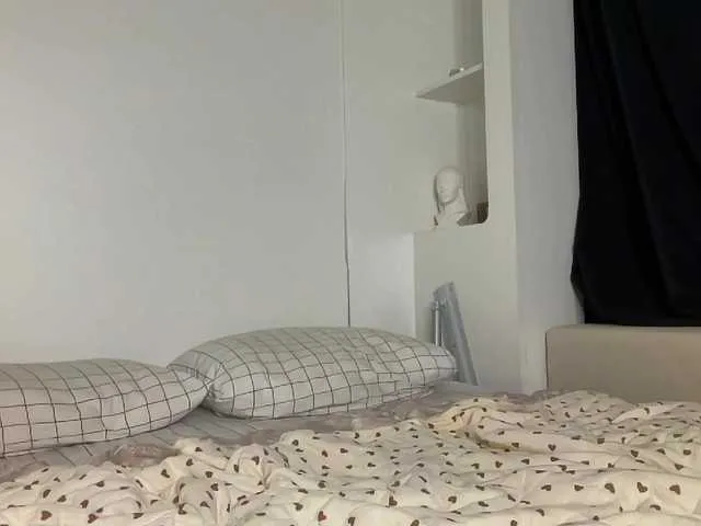 Live sex webcam photo for EmilyPure #291248292