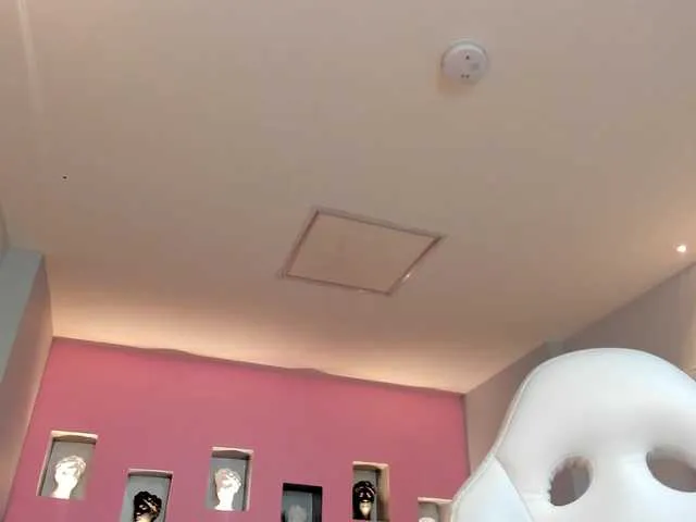 Live sex webcam photo for EmilySunder #272633666