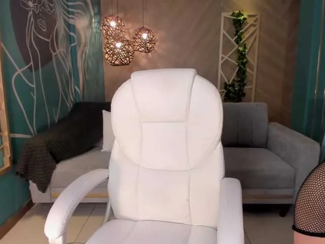 Live sex webcam photo for EmilySunder #273279590