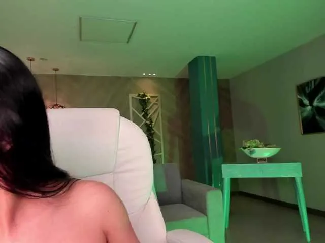 Live sex webcam photo for EmilySunder #273309307