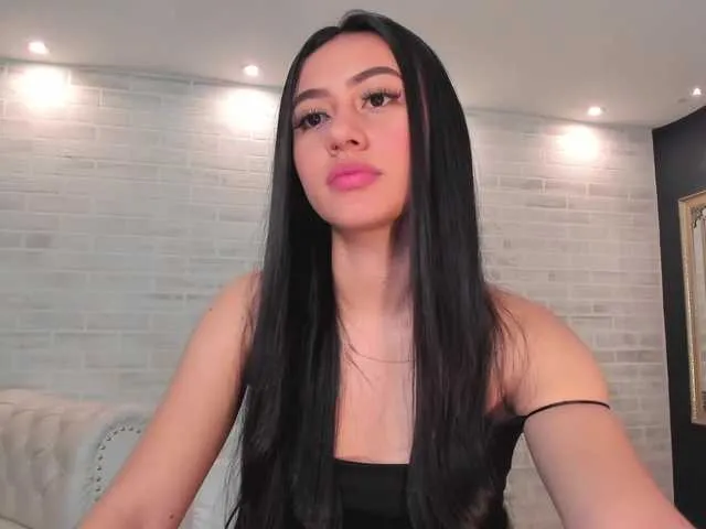 Live sex webcam photo for EmilySunder #273647610