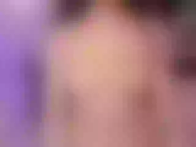 Live sex webcam photo for EmilySunder #273861104