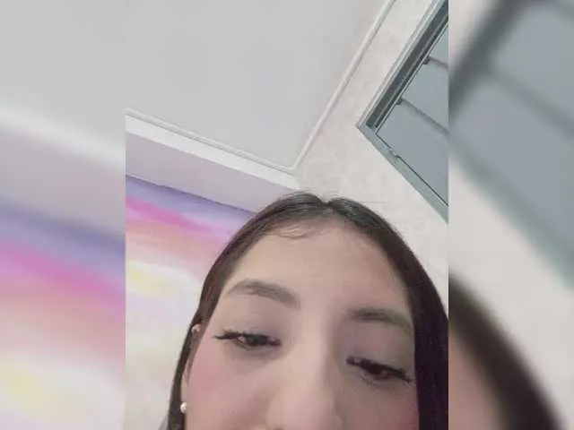 Live sex webcam photo for EmilyVahos #290806128