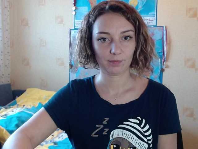 Live sex webcam photo for EmilyWild18 #272606600