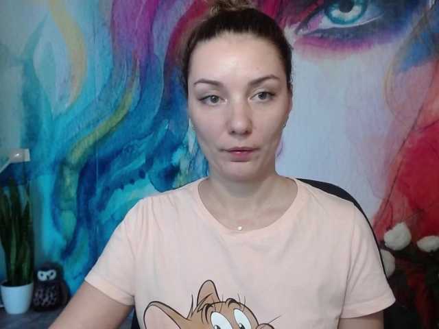 Live sex webcam photo for EmilyWild18 #272764259