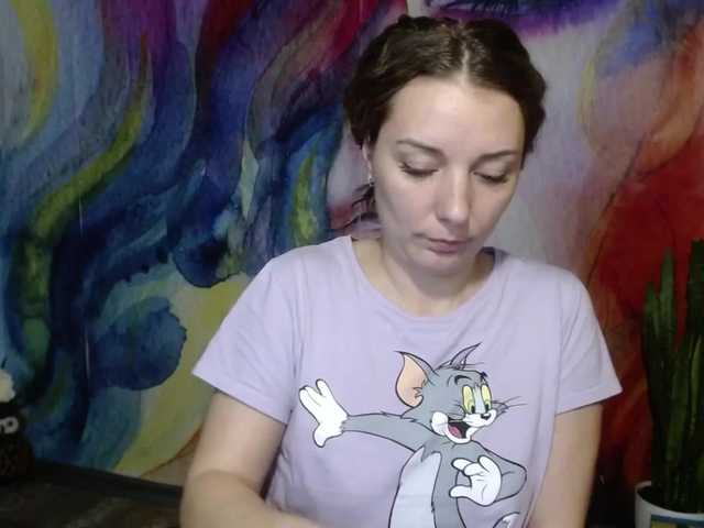 Live sex webcam photo for EmilyWild18 #272908813