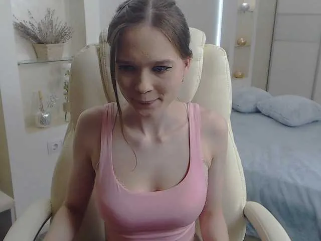 Live sex webcam photo for EmilyWine #276982030