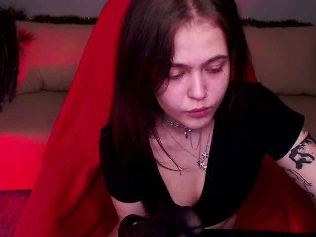 Live sex webcam photo for Emilya-Stress #271880721