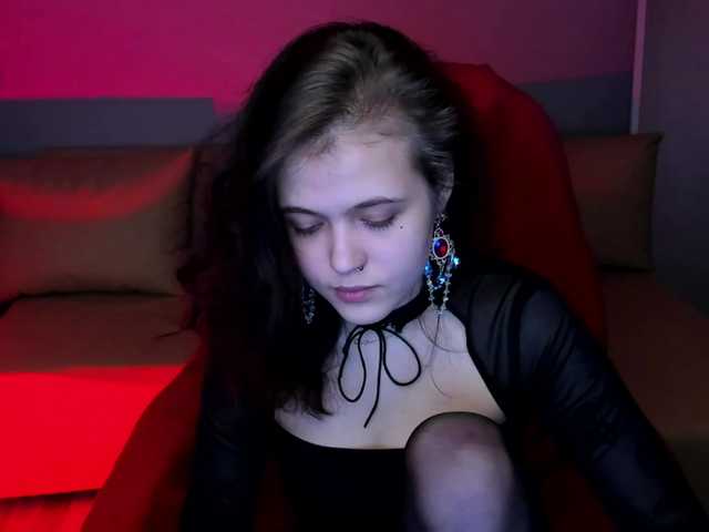 Live sex webcam photo for Emilya-Stress #272145776