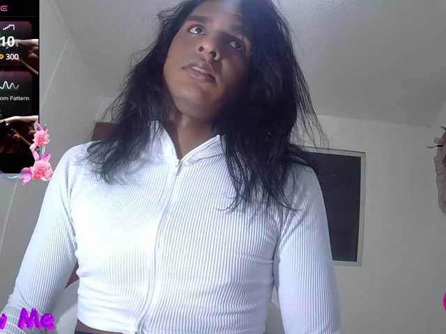 Live sex webcam photo for Emilyadamss #290367388