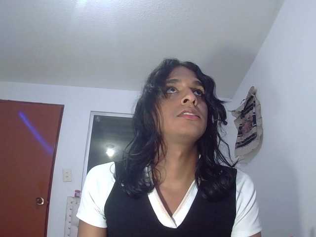 Live sex webcam photo for Emilyadamss #290544891