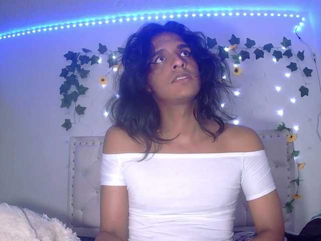 Live sex webcam photo for Emilyadamss #290680106