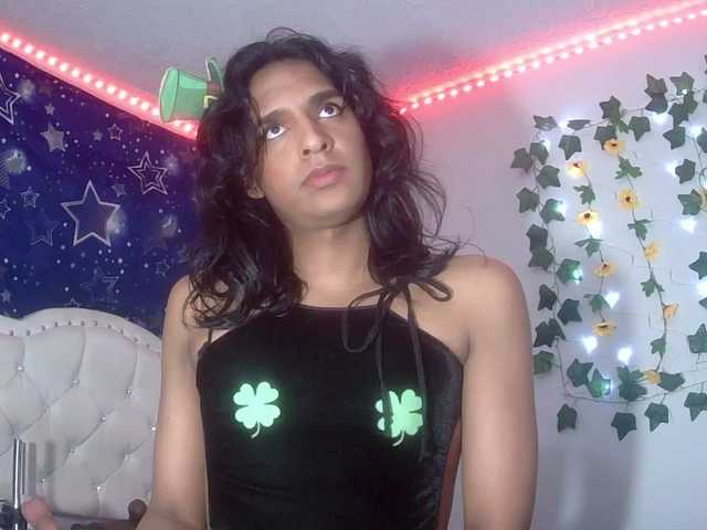 Live sex webcam photo for Emilyadamss #290705978