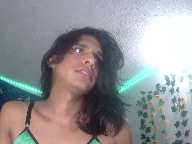 Live sex webcam photo for Emilyadamss #290746740