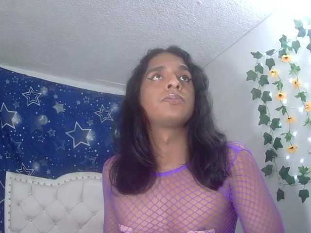 Live sex webcam photo for Emilyadamss #290768127