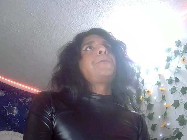 Live sex webcam photo for Emilyadamss #290784688