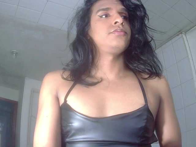 Live sex webcam photo for Emilyadamss #290846417