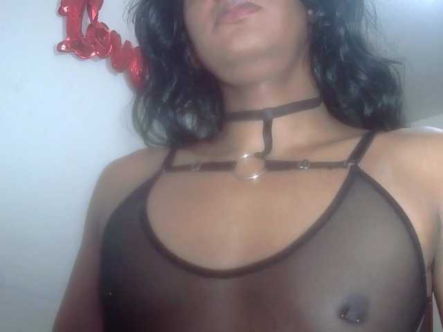 Live sex webcam photo for Emilyadamss #290911809