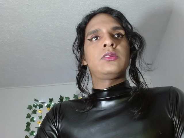 Live sex webcam photo for Emilyadamss #291024538