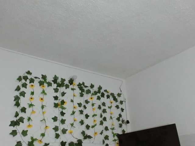 Live sex webcam photo for Emilyadamss #291086778