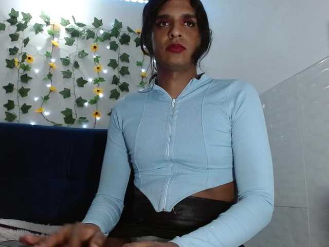 Live sex webcam photo for Emilyadamss #291141223