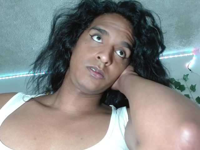 Live sex webcam photo for Emilyadamss #291263292