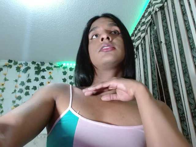 Live sex webcam photo for Emilyadamss #291342245