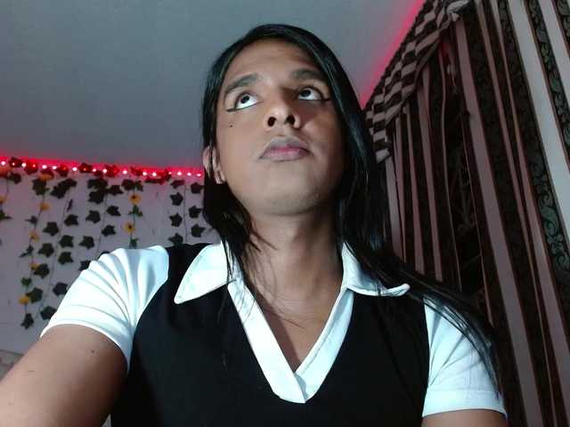 Live sex webcam photo for Emilyadamss #291349425